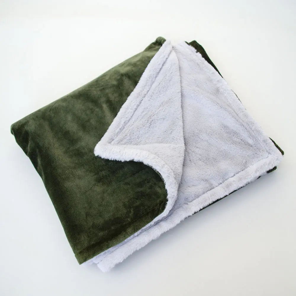 Eine Hundedecke der Luxusklasse  "Plaid - Deluxe" oliv-silber 4legs.de