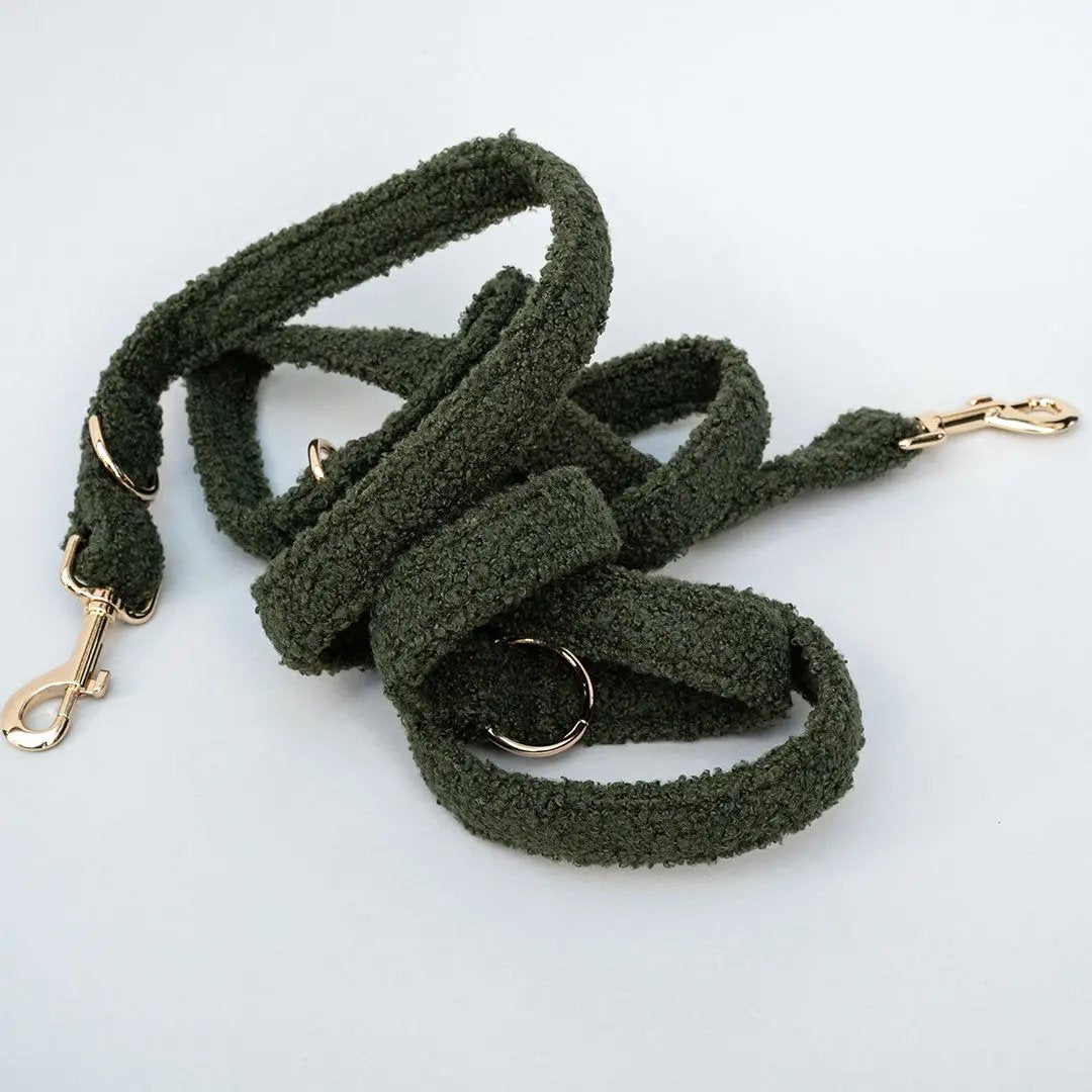 Kuschelige Hundeleine „Teddybaer“ - oliv 4legs.de